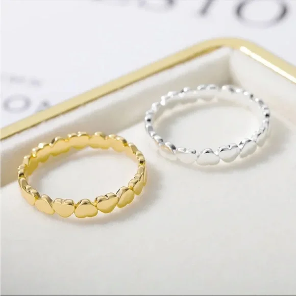 Stainless steel silver band of hearts love ring - Picture 2 of 2